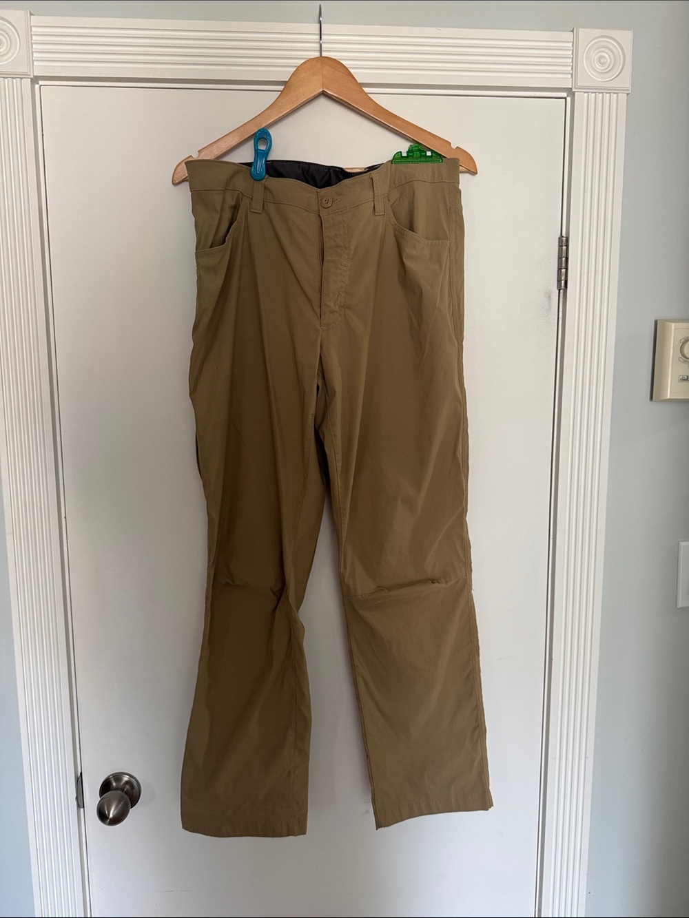 Eddie Bauer Men's Chinos - Olive/Tan